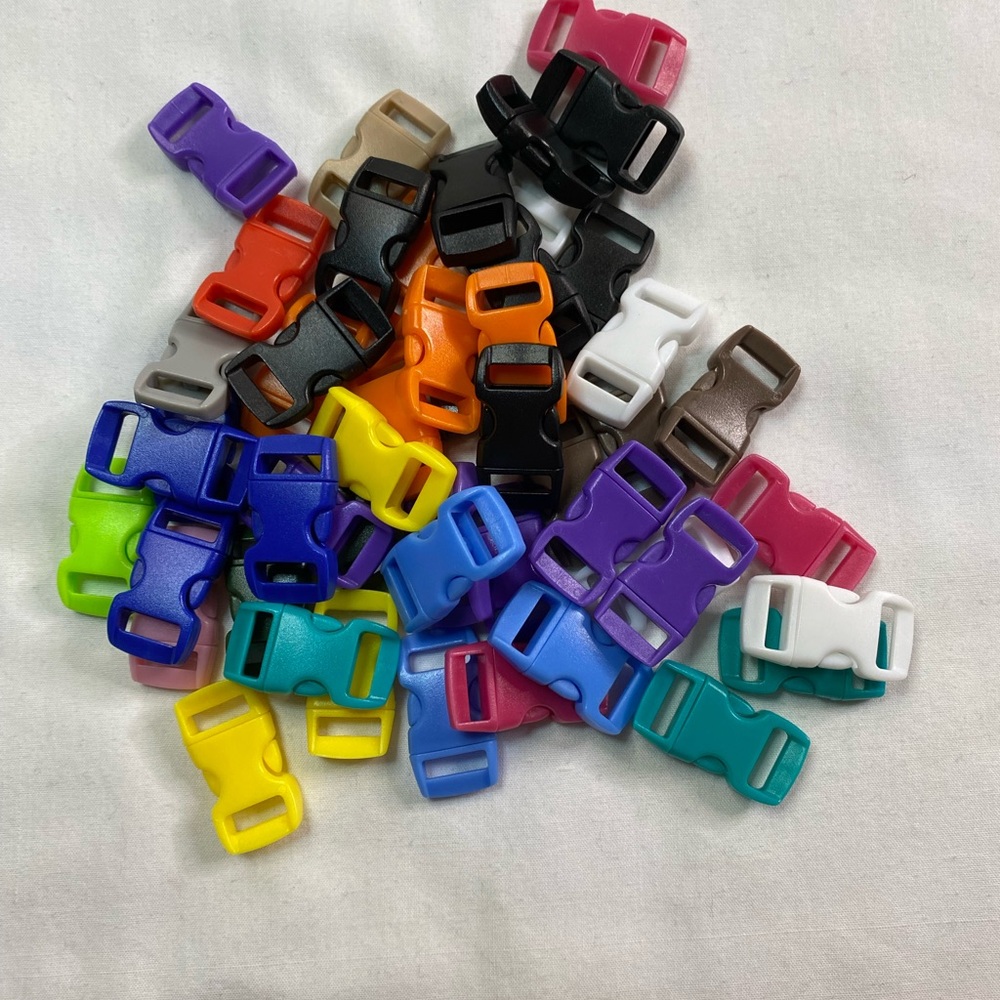 Lot of 50 One Inch Plastic Buckle Snap Clasps Assorted Colors